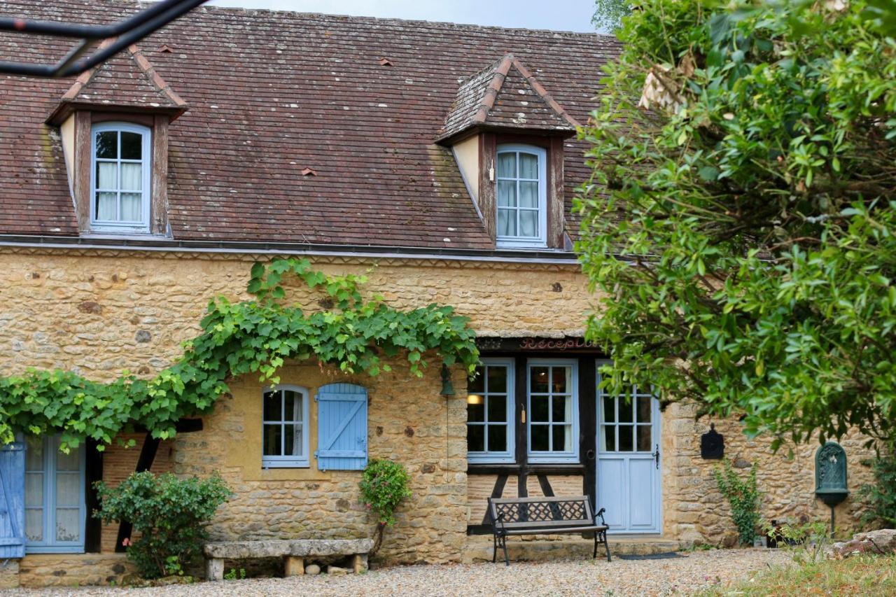 Les Perroutis Villa Saint-Alvère Buitenkant foto