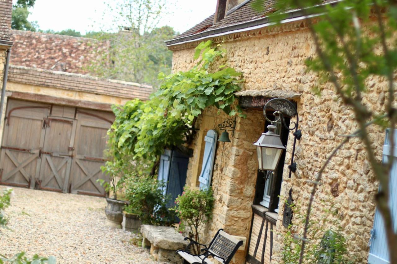 Les Perroutis Villa Saint-Alvère Buitenkant foto