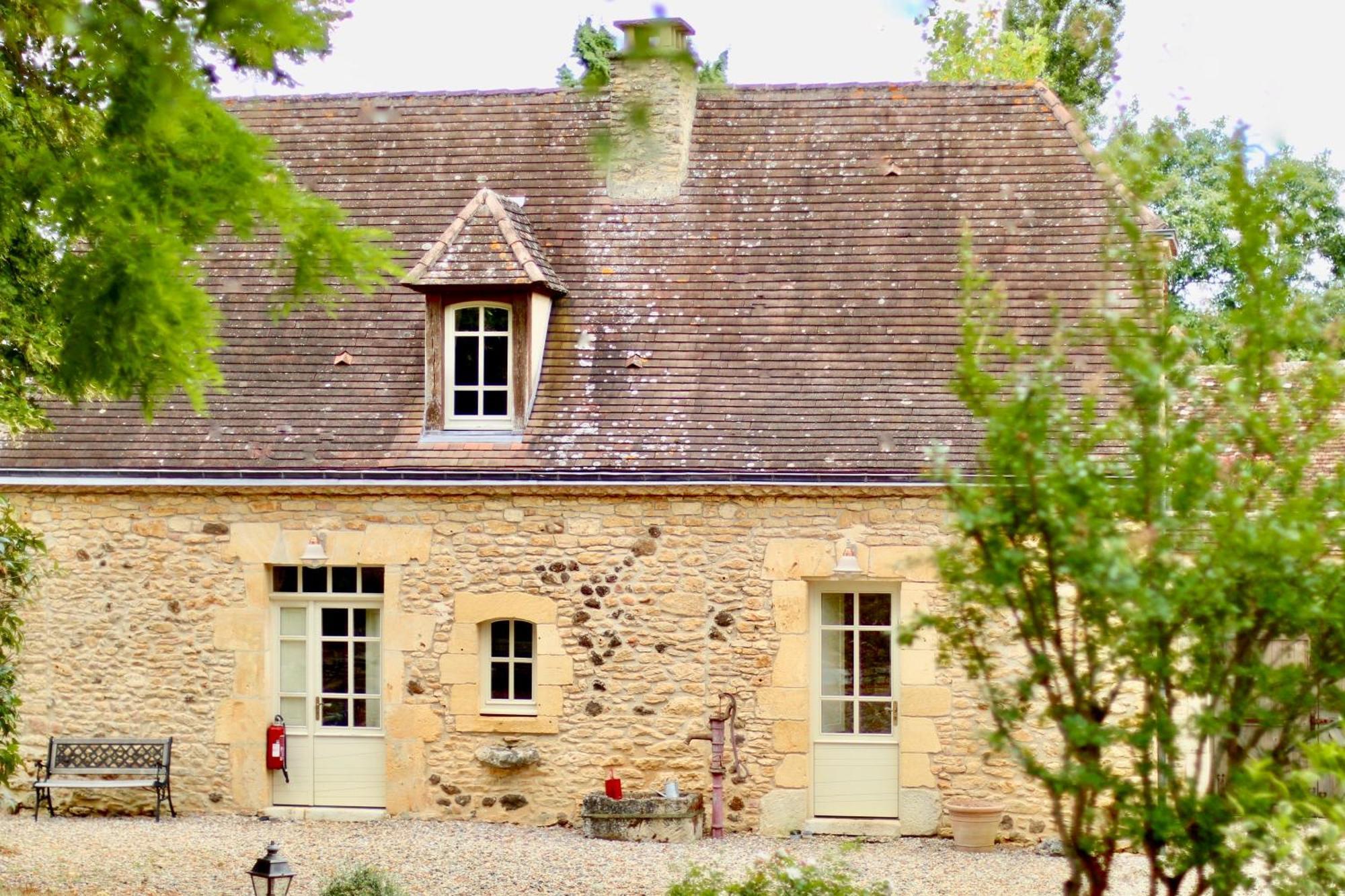 Les Perroutis Villa Saint-Alvère Buitenkant foto