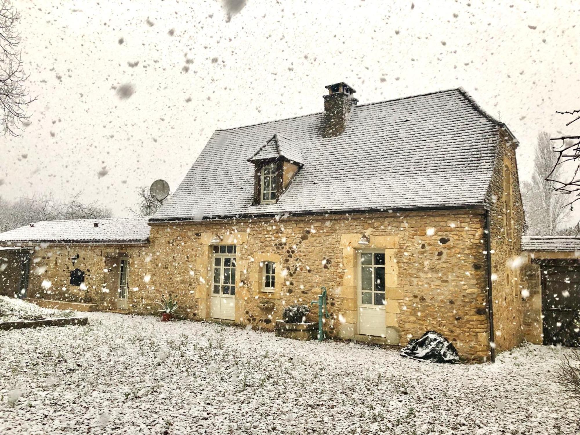 Les Perroutis Villa Saint-Alvère Buitenkant foto