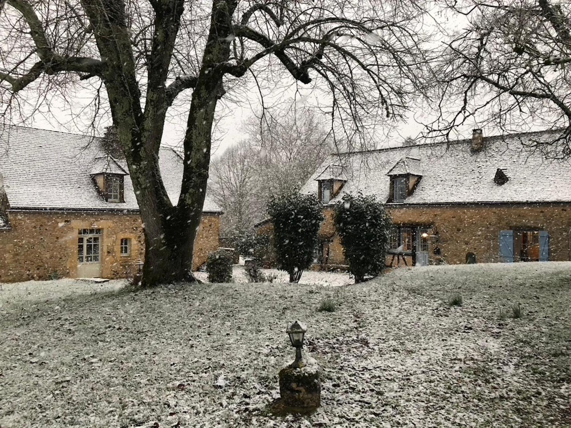 Les Perroutis Villa Saint-Alvère Buitenkant foto